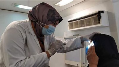 الكشف المجاني لـ 1800 مواطن في قافلة طبية ببني سويف