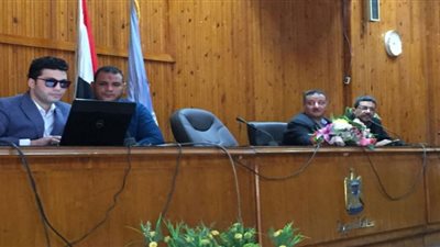 محافظ أسيوط: تدريب مسئولي المراكز التكنولوجية لتلقي طلبات ترخيص المحال