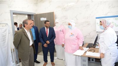 محافظ الإسماعيلية يفتتح مركز طب الأسرة في أبو سلطان