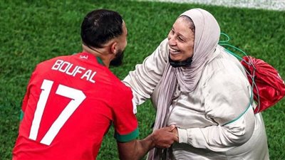 أسرة سفيان بوفال تنفي وفاة والدتهم بعد الشائعات الأخيرة