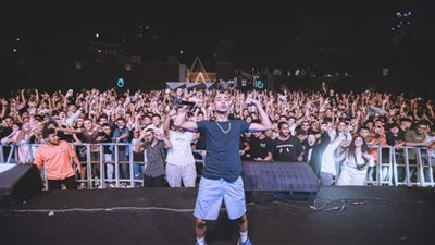 أبو الأنوار وموسى سام يجتمعان في مسرح الزمالك بحفل كامل العدد.. صور