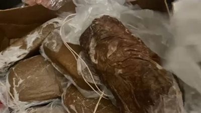 ضبط 50 طن سلع تموينية ومواد غذائية بمنشآت مخالفة في الجيزة