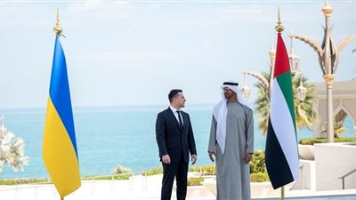 محمد بن زايد يشكر زيلينسكي لثقته في جهود الإمارات