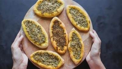 طريقة عمل فطيرة الجبن الشهية بالزعتر