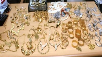ضبط عاطل سرق مشغولات ذهبية من داخل فيلا بـ15 مايو