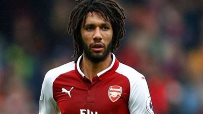 النني على مقاعد بدلاء آرسنال أمام ليستر سيتي بالدوري الإنجليزي