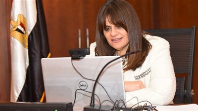 وزيرة الهجرة تبحث مع الجالية المصرية في الإمارات تعديل قانون الإعارة