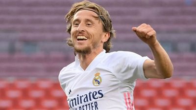 ريال مدريد يحتفل ومودريتش يدخن