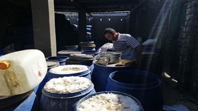 التموين تضبط 62 طن مخللات مجهولة المصدر في المنوفية