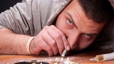 الأعراض الجسدية والنفسية لتعاطي المخدرات (فيديو)