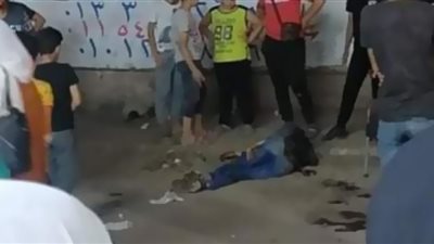 زوج يطعن زوجته وشقيقها ببنها بعد تعديهما عليه في محل عمله