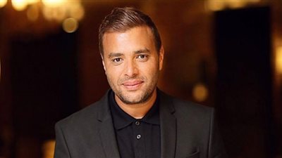 رامي صبري يدعم شيرين عبدالوهاب بقلب أحمر