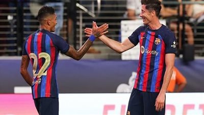 ليفاندوفسكي ورافينيا على رأس قائمة برشلونة لمواجهة رايو فايكانو