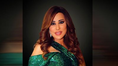 نجوى كرم تحتفل برأس السنة في موسم الرياض 2022