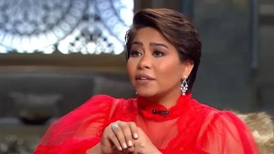 شيرين عبدالوهاب تغني في مطاعم بيروت.. 