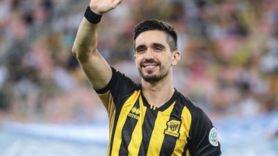 الاتحاد السعودي يقترب من تمديد عقد اللاعب إيجور كورنادو