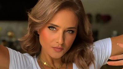 نيللي كريم تظهر في كواليس 