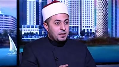 أزهري يهاجم صاحبة فيديو الزواج من رجلين.. من عجائب الزمن (شاهد)