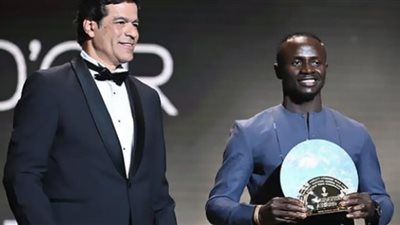 أول تعليق من ساديو ماني بعد جائزة 