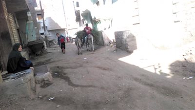 «أبو حسيبة».. تعيش فى عزلة عن العالم