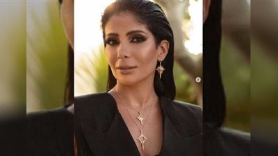 حريق كنيسة أبوسيفين.. منى زكي تنعي ضحايا الحادث