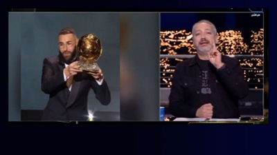 تامر أمين عن فوز بنزيما بالكرة الذهبية.. كان تريقة العالم | فيديو