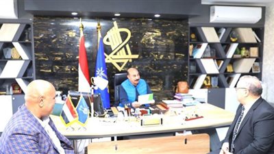 محافظ أسوان يعلن دخول مشروع توصيل خدمة الغاز الطبيعى بكوم امبو