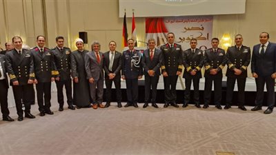 الجالية المصرية في ألمانيا تحتفل بذكرى نصر أكتوبر مع الملحق العسكري.. صور