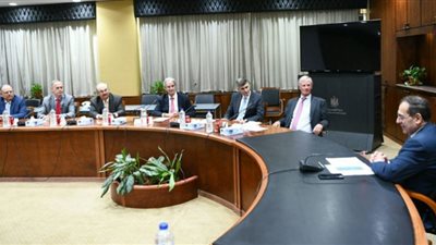 شركة أبكس الأمريكية تعتزم حفر 15 بئرًا بتروليًا في مصر العام المقبل