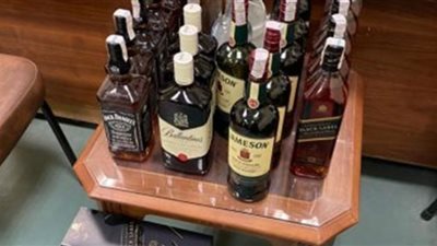 التحفظ على 4846 عبوة مشروبات كحولية مجهول المصدر