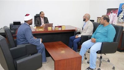 رئيس جامعة طيبة بالأقصر يبحث استعدادات تنظيم مبادرة للتوعية بمخاطر مخدر 