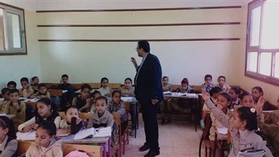 وكيل تعليم الغربية يتابع انتظام الدراسة