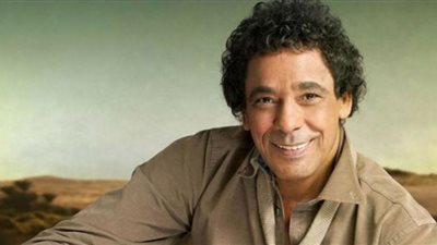 محمد منير يحتفل مع جمهوره برأس السنة في القاهرة الجديدة