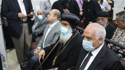 محافظ الجيزة يشهد قداس ضحايا كنيسة أبو سيفين بإمبابة