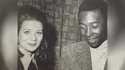 قصة حب بيليه وزبيدة ثروت.. عرض الزواج عليها