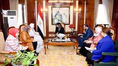 وزيرة الهجرة تبحث مع مستشارة شيخ الأزهر لشئون الوافدين القضايا الأسرية الشائكة في الخارج