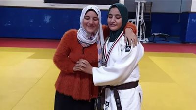 فوز طالبة وحصولها علي المركز السابع في لعبة الجودو للمكفوفين ببني سويف