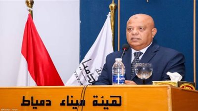 رئيس ميناء دمياط حريص على تنمية قدرات العنصر البشري