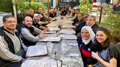 السفير المصري بمدغشقر يدعو ناشئين وناشئات منتخب السلة قبل المغادرة إلى القاهرة