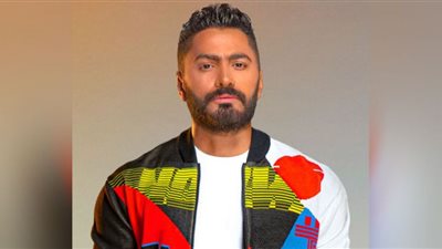 تامر حسني يحتفل مع جمهوره برأس السنة في الإمارات