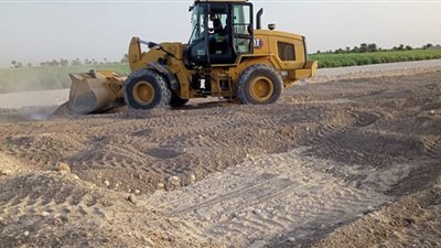إزالة تعديات على 12 فدانًا من أراضي أملاك الدولة بغرب قنا