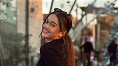 نور إيهاب تبرز أناقتها بالكاجوال