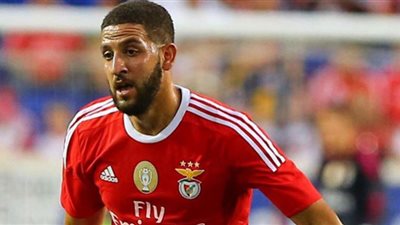 مشوار مفاوضات النصر السعودي لضم عادل تاعرابت