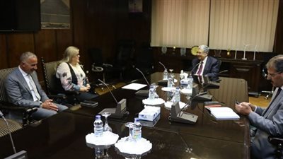 وزير الكهرباء يستقبل سفيرة سلوفينيا بالقاهرة لبحث سبل التعاون والاستثمار