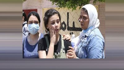 صدمة مفجعة لطالبة ثانوية.. حصلت على 94% ونزلت لـ44% (فيديو)