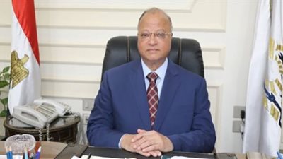 محافظ القاهرة يشارك فى جنازة ضحايا كنيسة أبو سيفين بالمهندسين (صور)