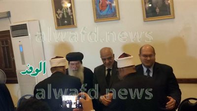 محافظ الجيزة يشارك في جنازة ضحايا كنيسة أبو سيفين (صور)