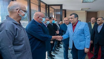 وزيرالإنتاج الحربي يتفقد شركة حلوان للمسبوكات