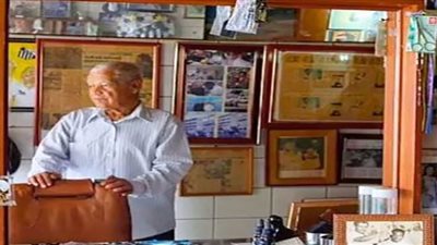 حلاق بيليه يودعه برسائل مؤثرة