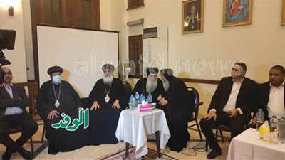 أسقف الأقباط بالقدس يشارك في جنازة ضحايا كنيسة أبو سيفين (صور)